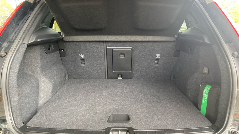 Volvo Xc40 2.0 B4P R DESIGN 5dr Auto Petrol Estate